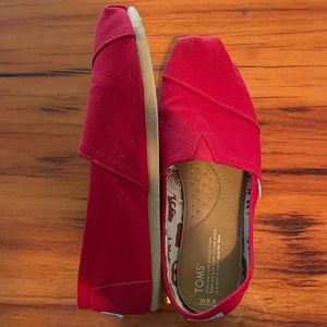 Toms